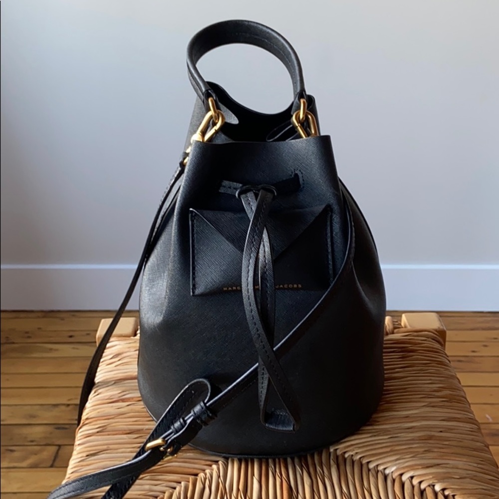 Marc Jacobs black leather bucket bag